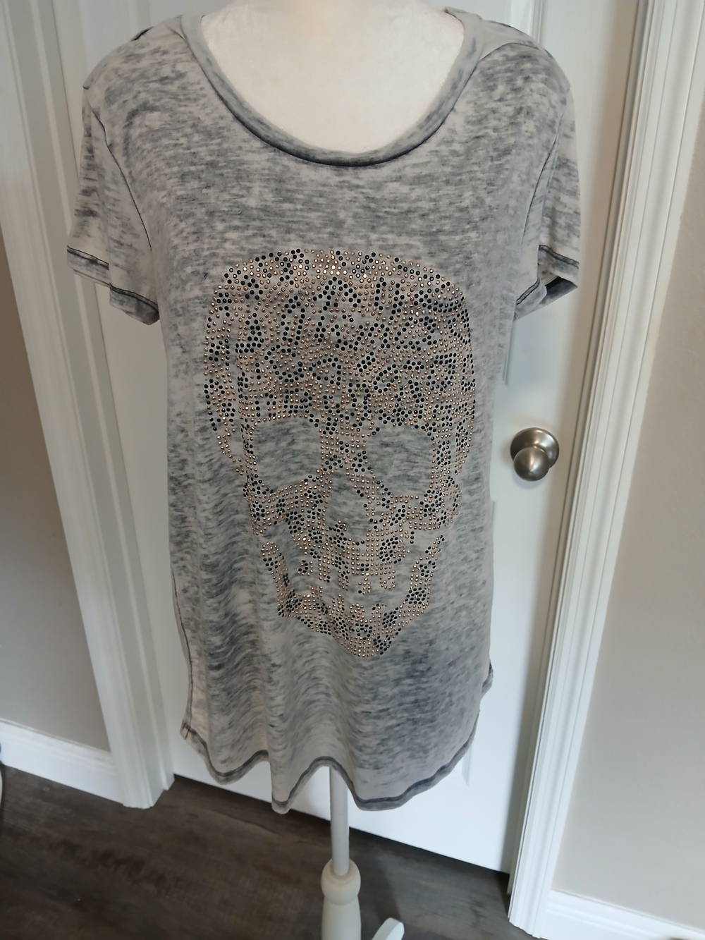 Women's Grey Short-Sleeve Skull Stud Tee